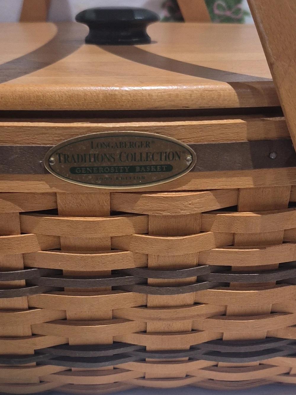 Longaberger Traditions Collection Woven Picnic Basket in Natural Brown